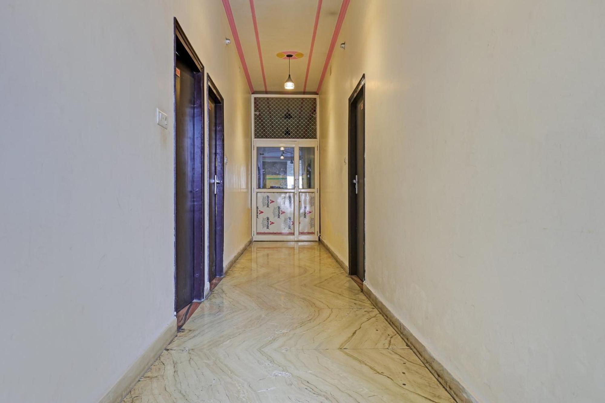 Spot On 81167 Hotel Asdr Rudrapur エクステリア 写真